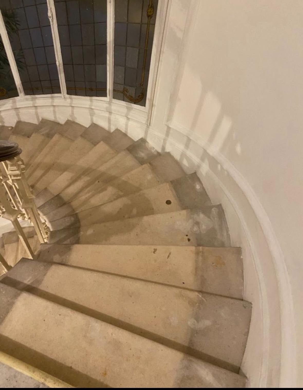 Escalier en pierre avant rénovation