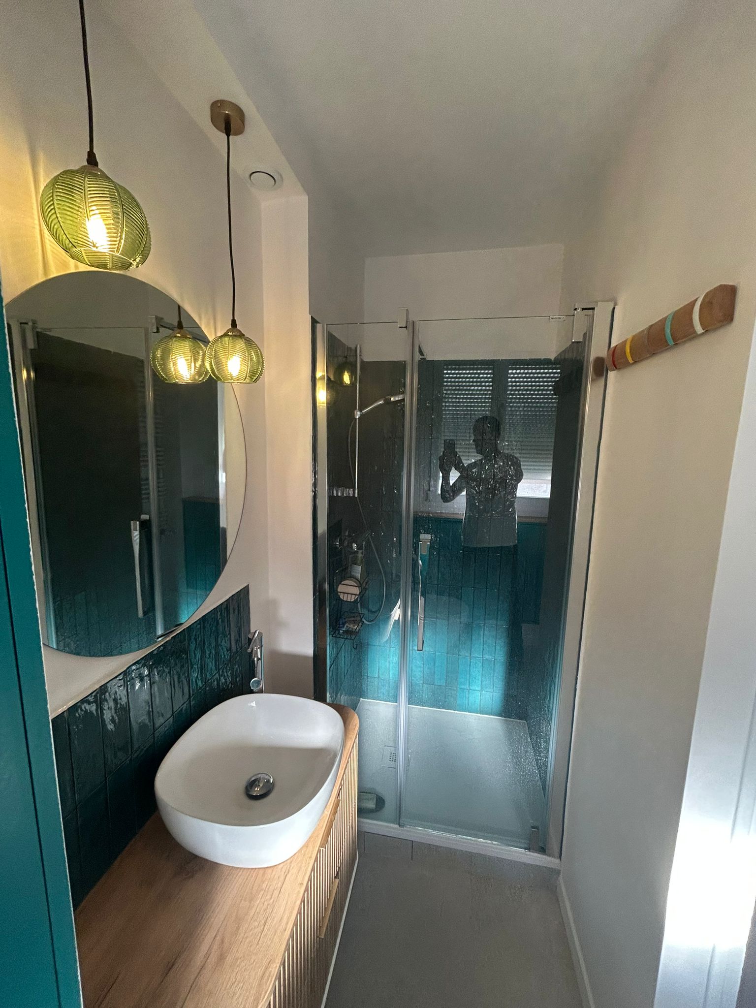 Salle de bain finition couleur